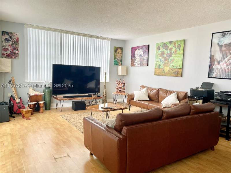 2 bedroom Condominium at 2750 NE 183rd St 2308, Commodore Plaza Condo, Aventura — photo 2