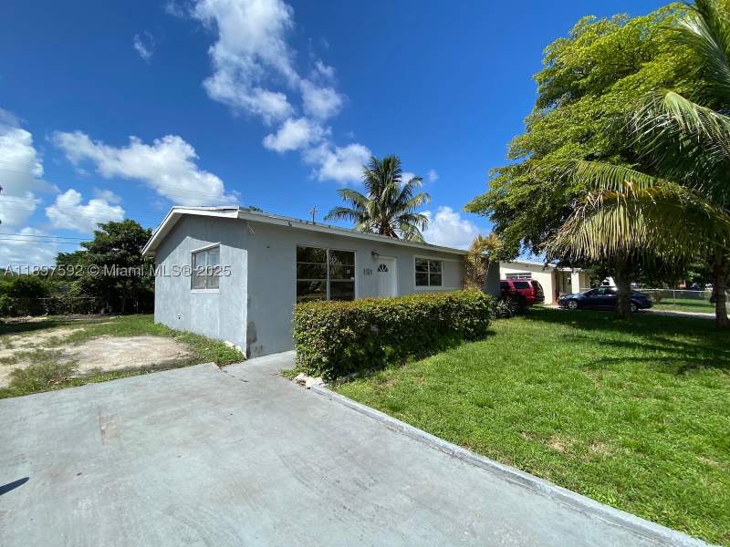 3 bedroom SingleFamilyResidence at 1121 NE 214th St, Ives Estates Sec 5, Miami — photo 3