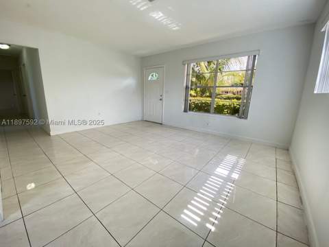1121 NE 214th St, Miami FL - photo 7 of 14
