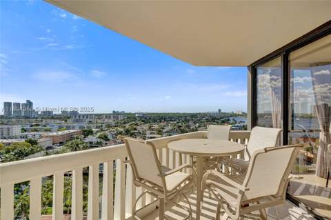 1000 E Island Blvd 1403, Aventura FL - photo 14 of 99
