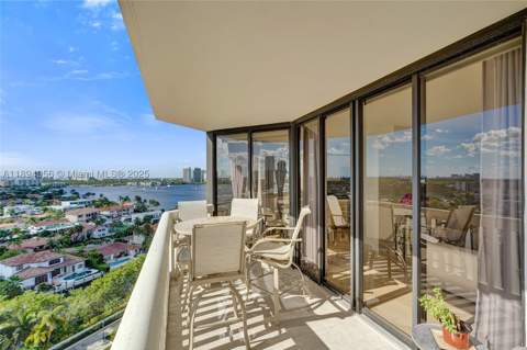 1000 E Island Blvd 1403, Aventura FL - photo 17 of 99