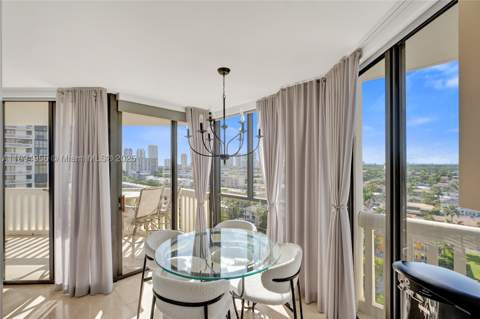 1000 E Island Blvd 1403, Aventura FL - photo 18 of 99
