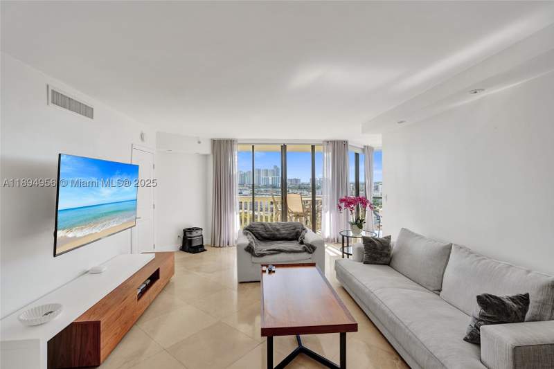 3 bedroom Condominium at 1000 E Island Blvd 1403, 1000 ISL BLVD WILLIAMS IS, Aventura — photo 4
