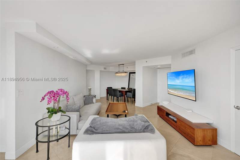 3 bedroom Condominium at 1000 E Island Blvd 1403, 1000 ISL BLVD WILLIAMS IS, Aventura — photo 5
