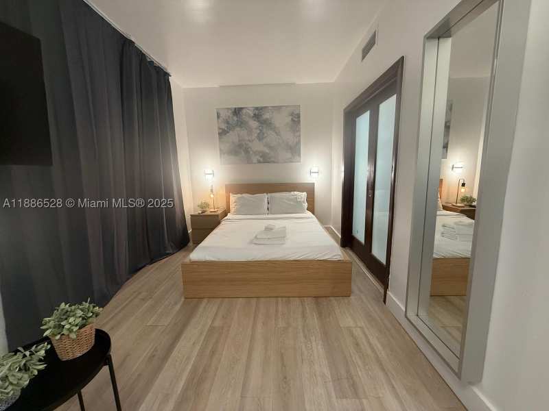 1 bedroom HotelMotel at 1036 Ocean Dr B303, The Strand On Ocean Drive, Miami Beach — photo 1