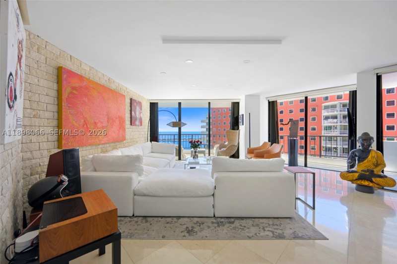 3 bedroom Condominium at 1581 Brickell Ave 2005, Villa Regina Condo, Miami — photo 1