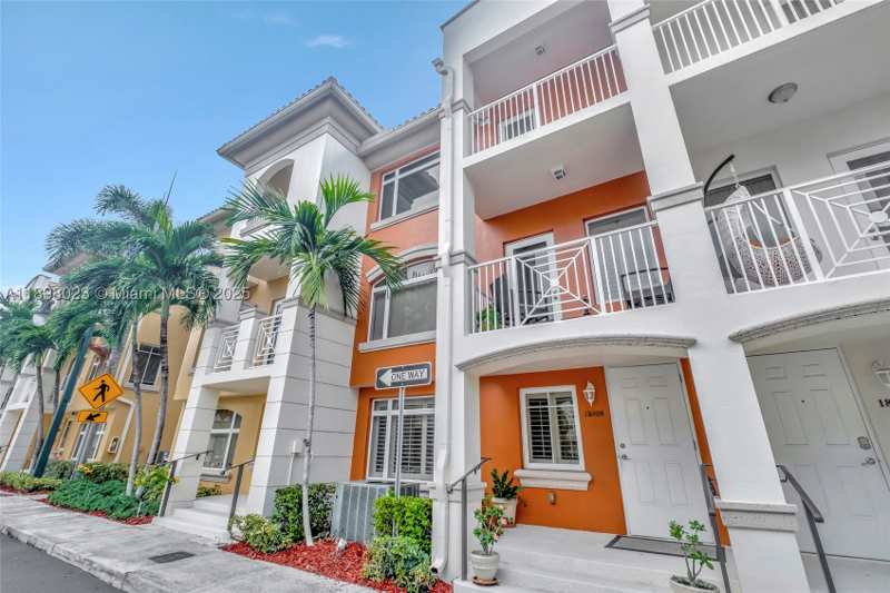 2 bedroom Townhouse at 18409 NE 27th Ct 156, Merco At Aventura, Aventura — photo 1