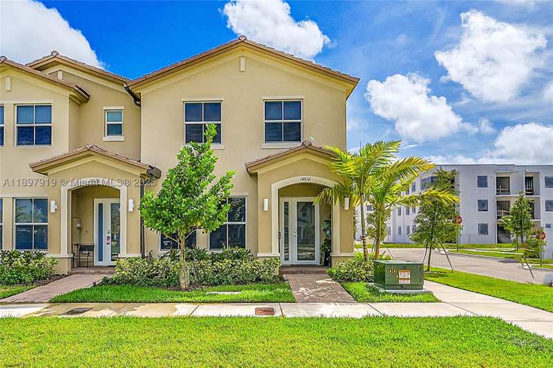 3 bedroom Townhouse at 14832 SW 265th St, Harmony Parc, Homestead — photo 1