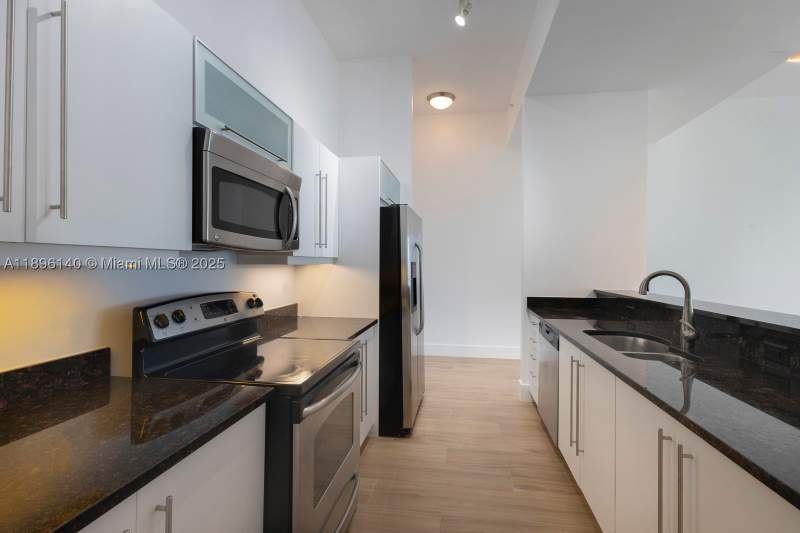 2 bedroom Condominium at 7350 SW 89th St 514S, Toscano Condo, Miami — photo 2
