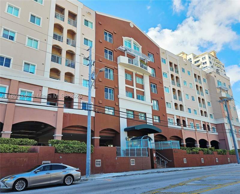 2 bedroom Condominium at 2280 SW 32nd Ave 511, Shamrock By The Gables, Miami — photo 2