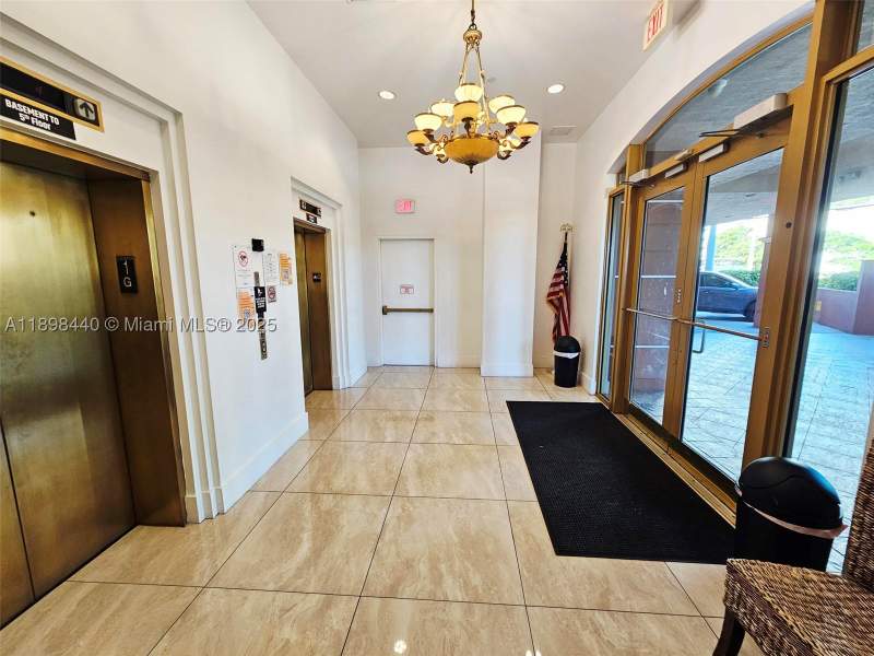 2 bedroom Condominium at 2280 SW 32nd Ave 511, Shamrock By The Gables, Miami — photo 3