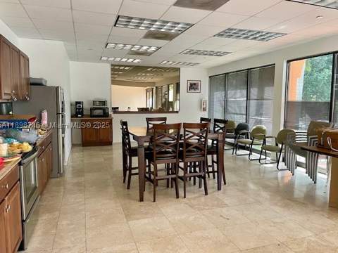 9350 Fontainebleau Blvd 408, Miami FL - photo 17 of 20