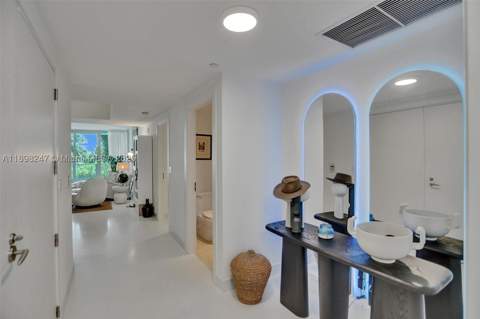 2627 S Bayshore Dr 506, Coconut Grove FL - photo 10 of 62