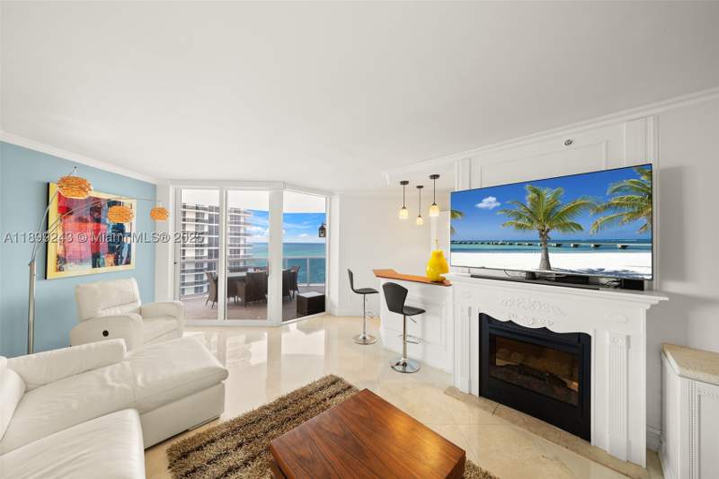 2 bedroom Condominium at 4775 Collins Ave 1708, Green Diamond Condo, Miami Beach — photo 2