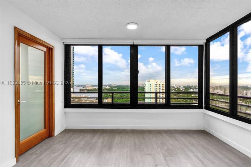 1 bedroom Condominium at 2333 Brickell Ave Ph208, Brickell Bay Club Condo, Miami — photo 2