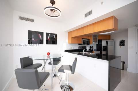1750 N Bayshore Dr 2615, Miami FL - photo 9 of 23