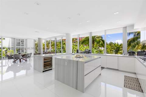 1 Collins Ave 207, Miami Beach FL - photo 17 of 44