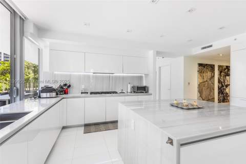1 Collins Ave 207, Miami Beach FL - photo 19 of 44