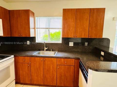 1261 SE 31st Ct 101-53, Homestead FL - photo 13 of 30