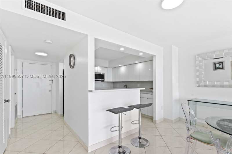 1 bedroom Condominium at 18021 Biscayne Blvd 1003, Del Prado Marina, Aventura — photo 1