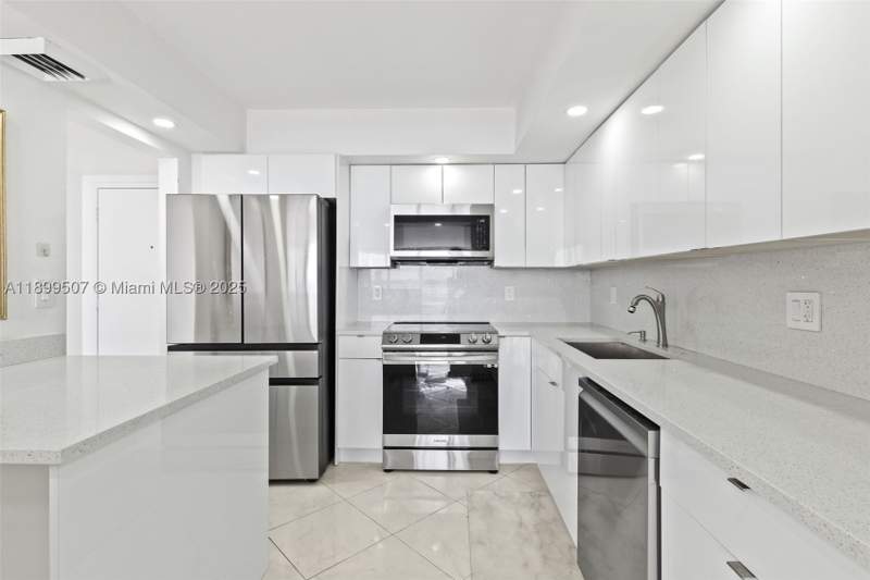 1 bedroom Condominium at 18021 Biscayne Blvd 1003, Del Prado Marina, Aventura — photo 3