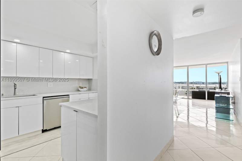 1 bedroom Condominium at 18021 Biscayne Blvd 1003, Del Prado Marina, Aventura — photo 4