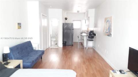 300 74th St 3, Miami Beach FL - photo 7 of 10