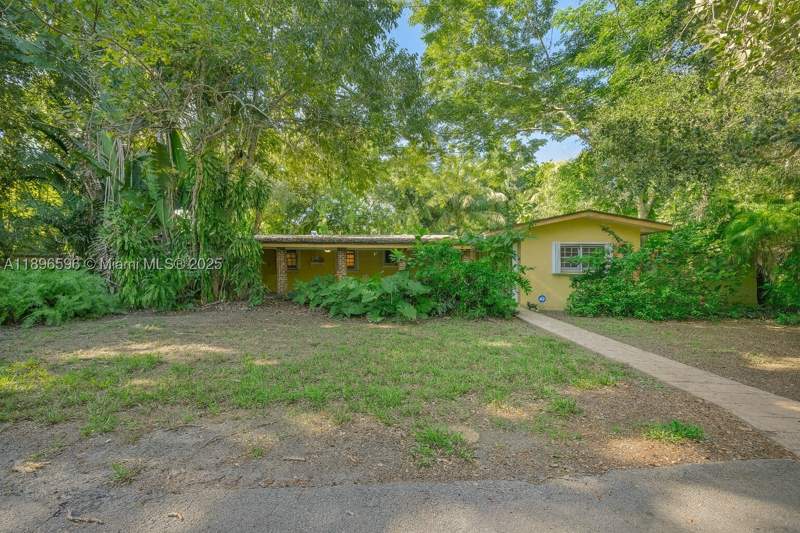 4 bedroom SingleFamilyResidence at 15000 Old Cutler Rd, Suburban Estates, Palmetto Bay — photo 3