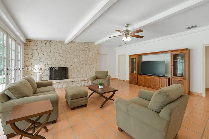 4 bedroom SingleFamilyResidence at 15000 Old Cutler Rd, Suburban Estates, Palmetto Bay — photo 4