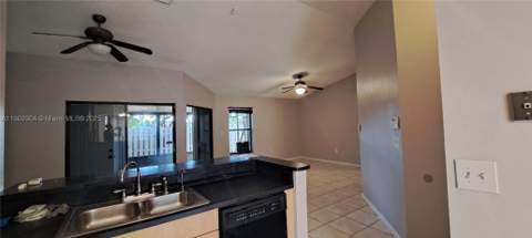 2410 San Remo Cir, Homestead FL - photo 8 of 10