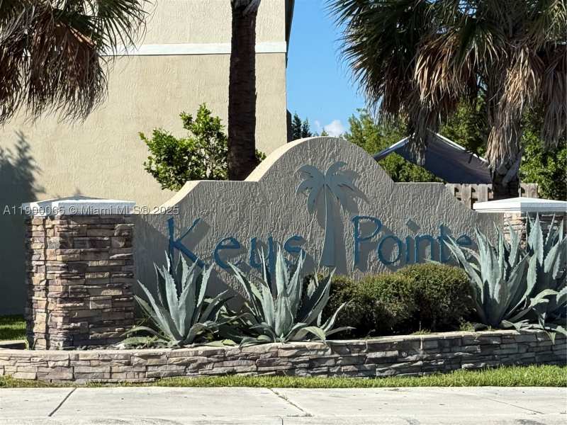 2 bedroom Townhouse at 484 NE 5th St, Fvp Subdivision, Florida City — photo 1