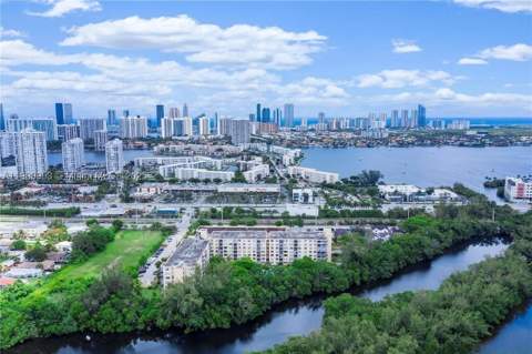 17890 W Dixie Hwy 606, North Miami Beach FL - photo 6 of 11