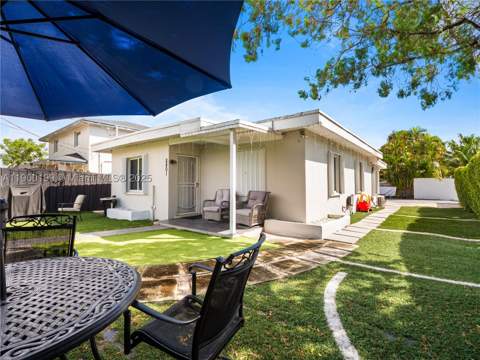 8401 NW 24th Pl, Miami FL - photo 10 of 33