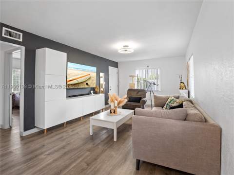 8401 NW 24th Pl, Miami FL - photo 16 of 33