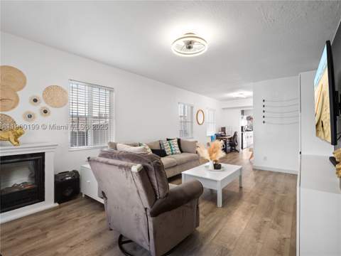 8401 NW 24th Pl, Miami FL - photo 17 of 33