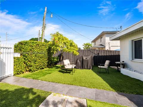 8401 NW 24th Pl, Miami FL - photo 8 of 33