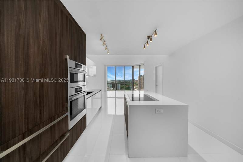 1 bedroom Condominium at 851 NE 1st Ave 2106, Paramount Miami Worldcent, Miami — photo 3