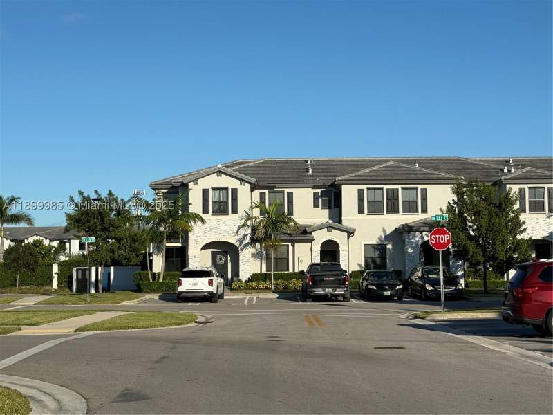 3 bedroom Townhouse at 13322 SW 287th Ter, Pine Isle, Homestead — photo 2