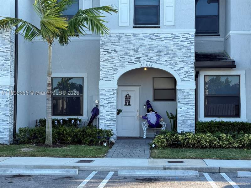 3 bedroom Townhouse at 13322 SW 287th Ter, Pine Isle, Homestead — photo 3
