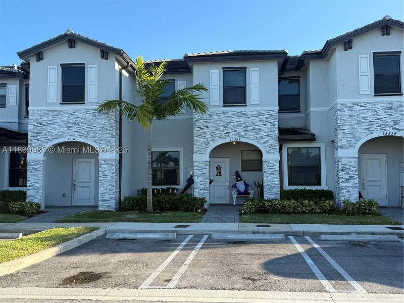 3 bedroom Townhouse at 13322 SW 287th Ter, Pine Isle, Homestead — photo 4