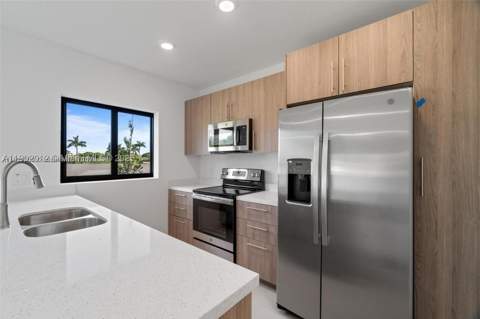 1119 NW 1st St, Florida City FL - photo 10 of 40