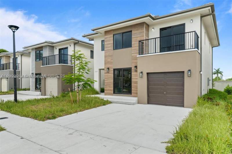 5 bedroom SingleFamilyResidence at 1119 NW 1st St, Aurora, Florida City — photo 2