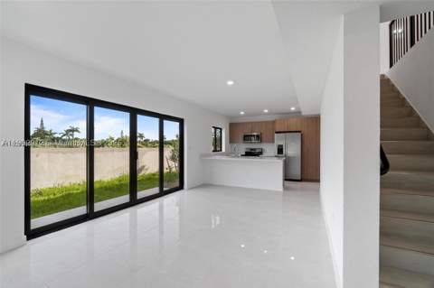 1119 NW 1st St, Florida City FL - photo 7 of 40
