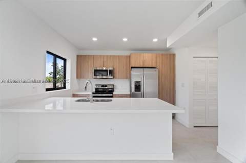 1119 NW 1st St, Florida City FL - photo 8 of 40