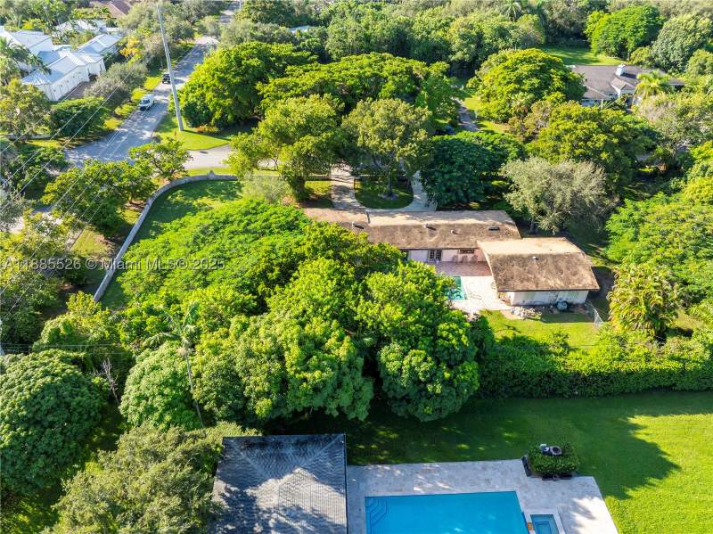3 bedroom SingleFamilyResidence at 6201 SW 114th St, Briercliff Sub, Pinecrest — photo 4