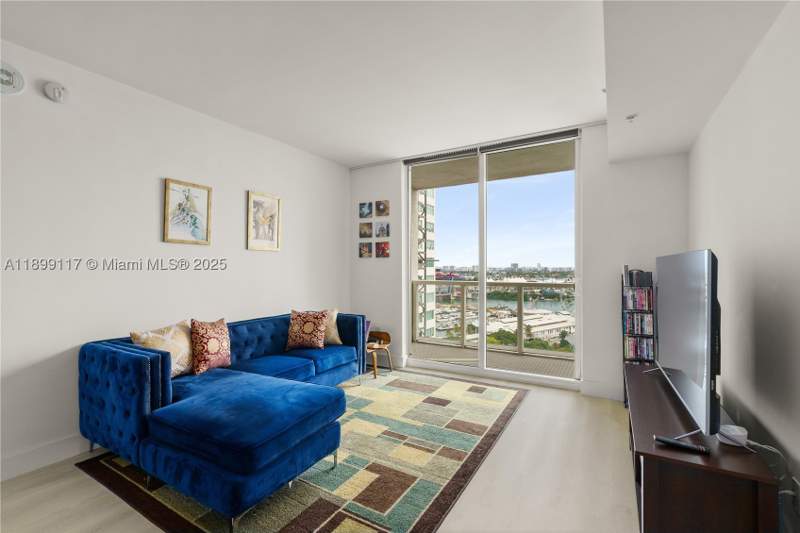 2 bedroom Condominium at 253 NE 2nd St 2003, Vizcayne South Condo, Miami — photo 3