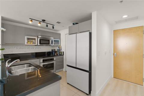 253 NE 2nd St 2003, Miami FL - photo 6 of 43