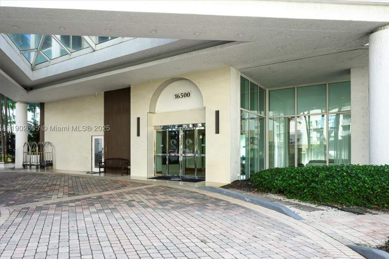 2 bedroom Condominium at 16500 Collins Av 2055, Oceania, Sunny Isles Beach — photo 3