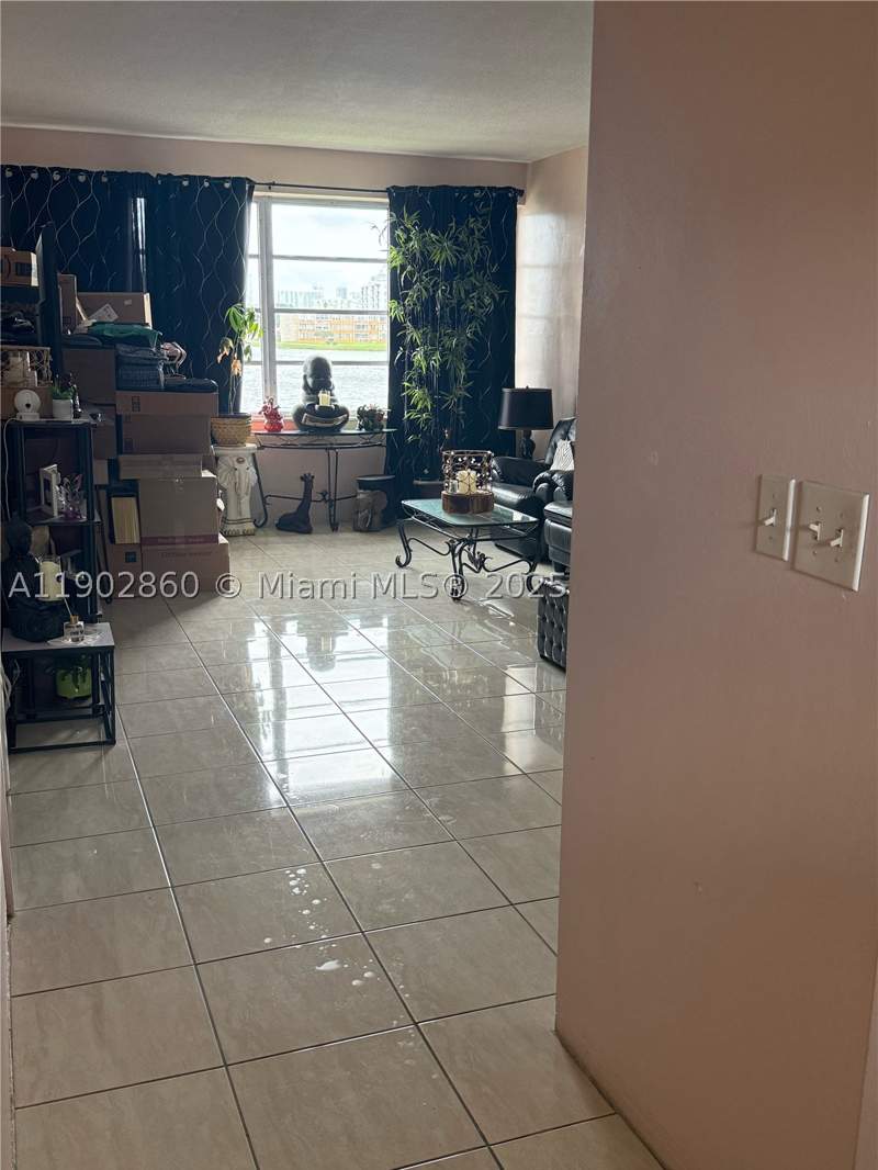 1 bedroom Condominium at 18555 NE 14th Ave 715, Sixth Moorings Condo, Miami — photo 2