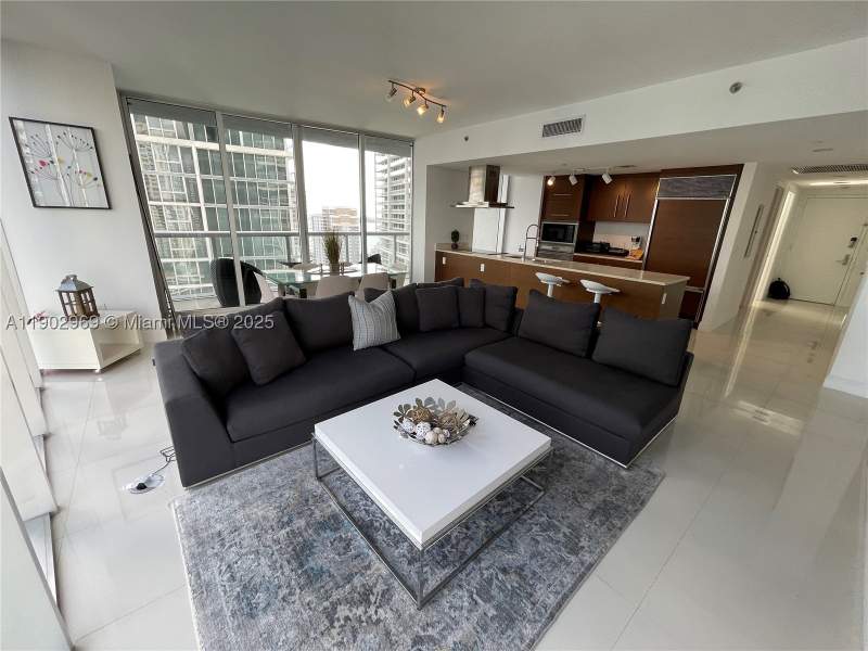 2 bedroom Condominium at 485 Brickell Ave 2602, Icon Brickell Condo No 3, Miami — photo 4